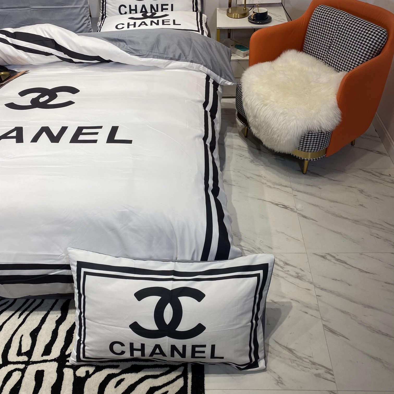 [TOP] CHANEL Cotton Printing Four-piece Set - White