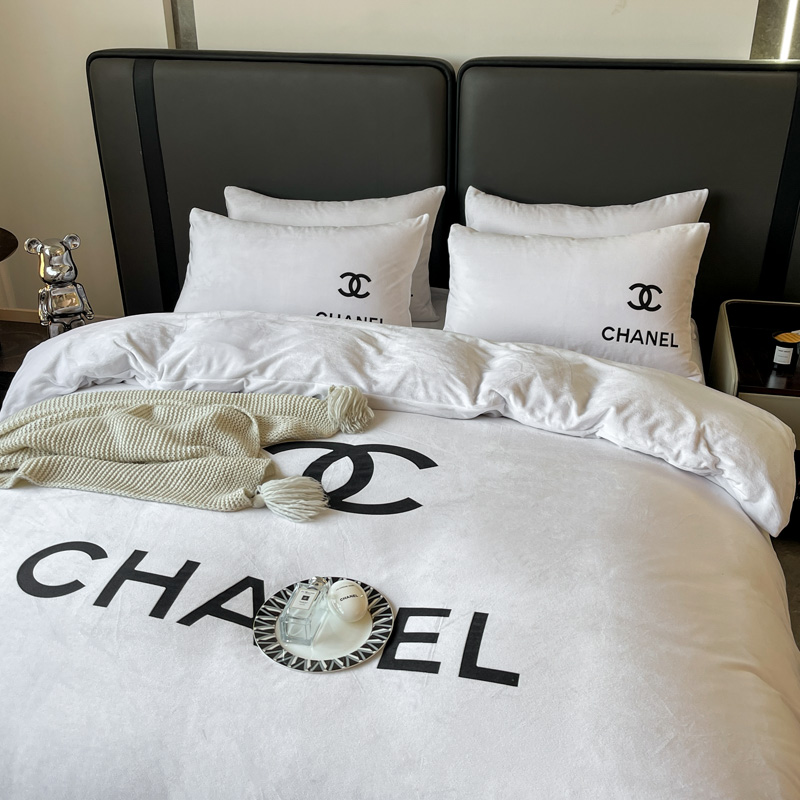 [TOP] CHANEL Crystal Velvet Table Printing Four-piece Set - 6 Colors