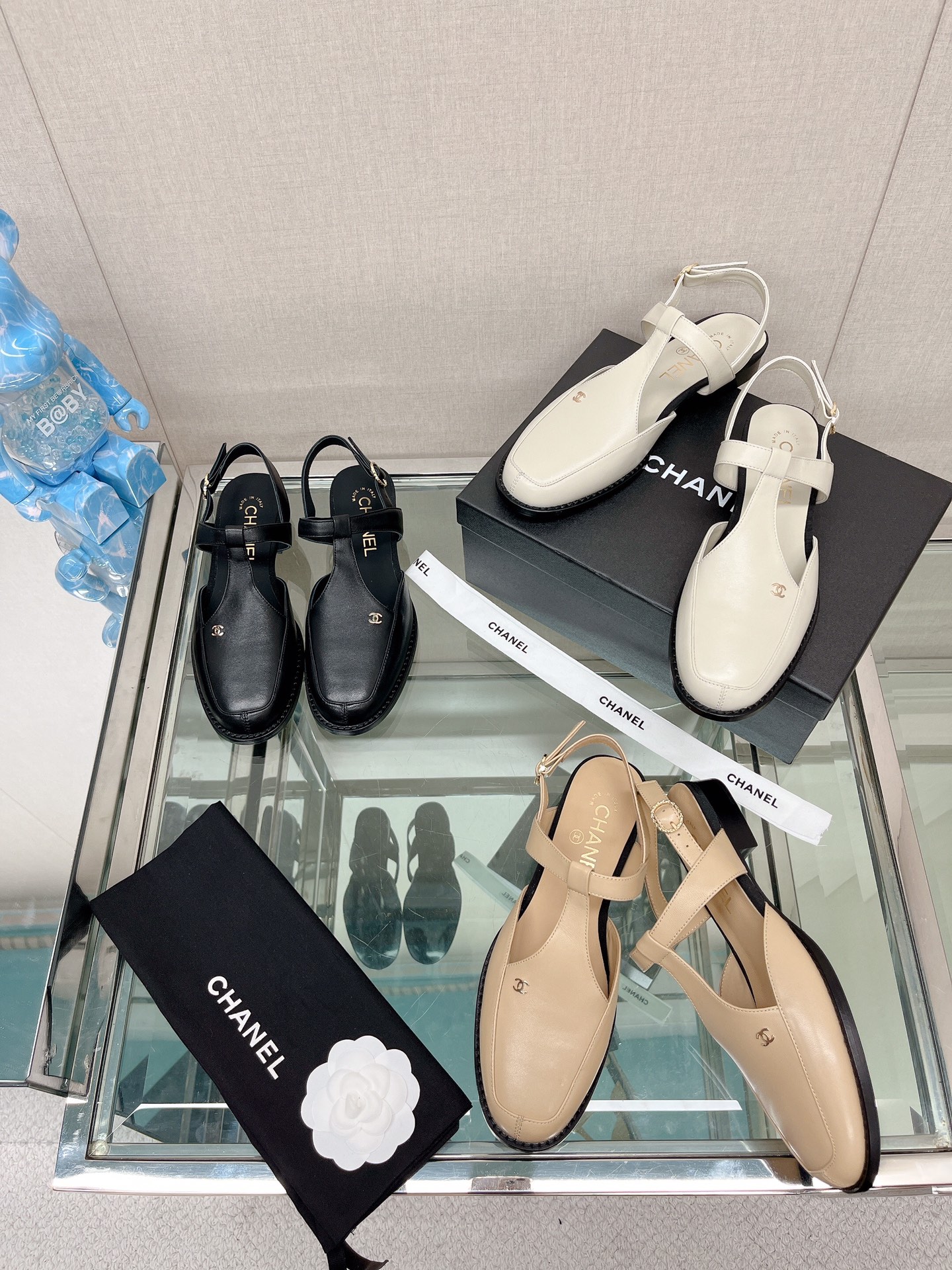 [TOP] CHANEL Vintage Roman Sandals - 3 Color