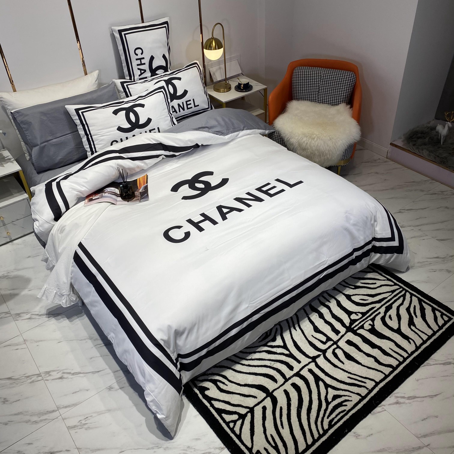 [TOP] CHANEL Cotton Printing Four-piece Set - White