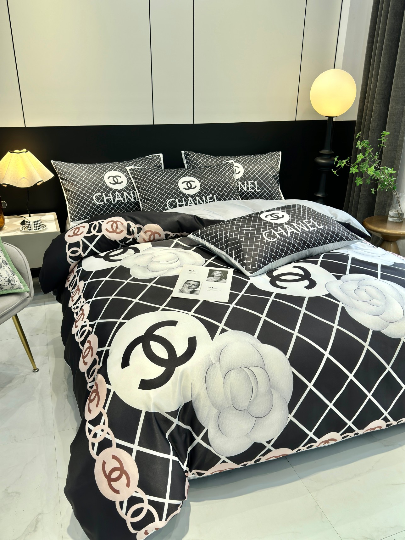 [TOP] CHANEL Washed Silk Printing Four-piece Set - Black