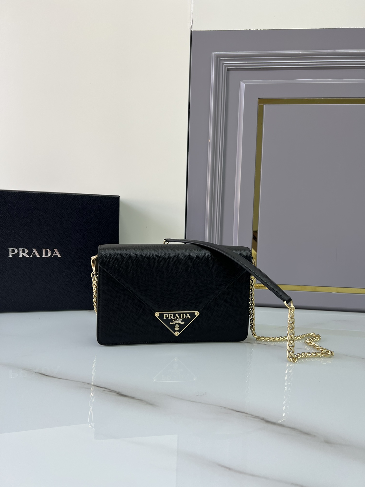 [TOP] PRADA New Messenger Saffiano Leather Bag 21.5x14x4 cm - Black