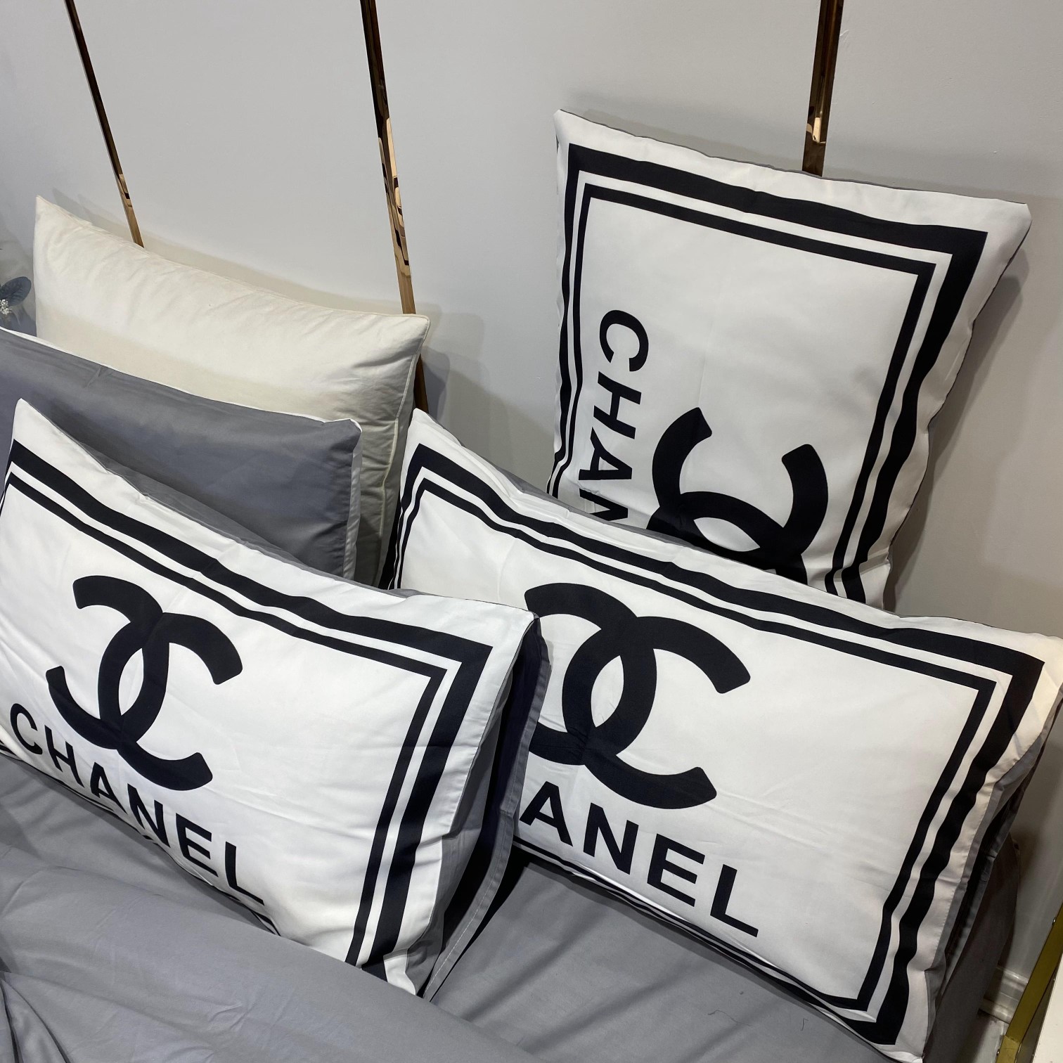 [TOP] CHANEL Cotton Printing Four-piece Set - White