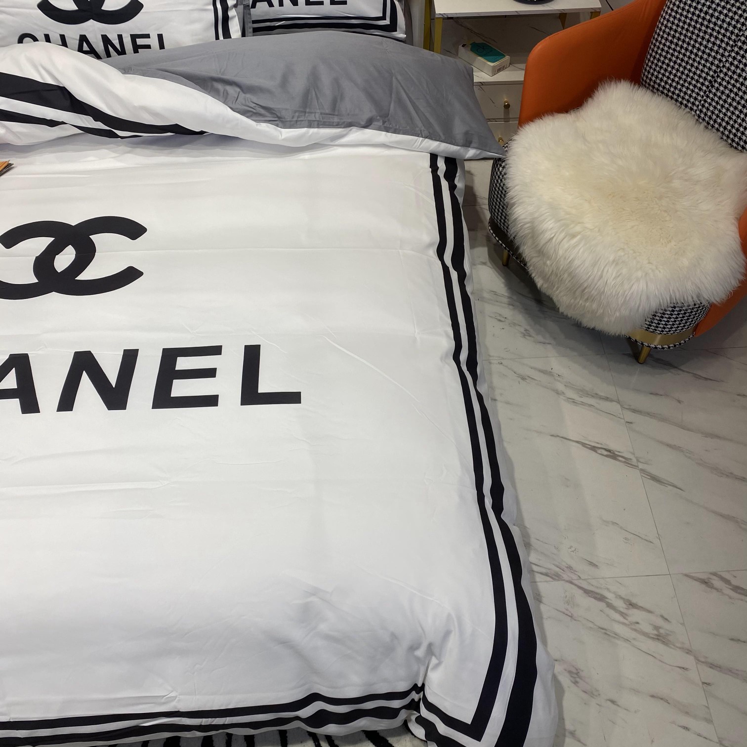 [TOP] CHANEL Cotton Printing Four-piece Set - White