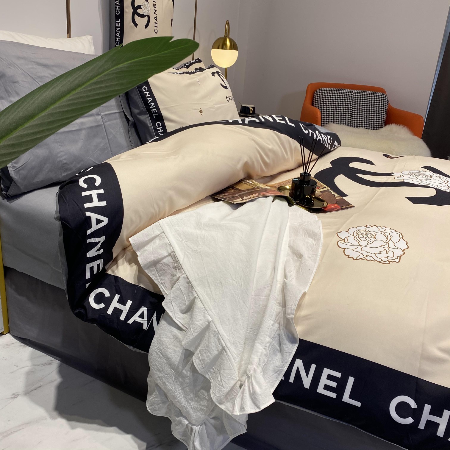 [TOP] CHANEL Cotton Printing Four-piece Set - Beige