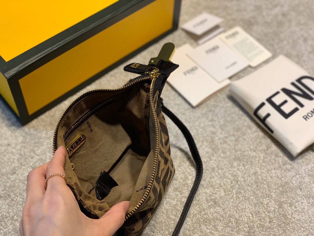 [TOP] FENDI Fend Mini Lunch Box Bag - Black