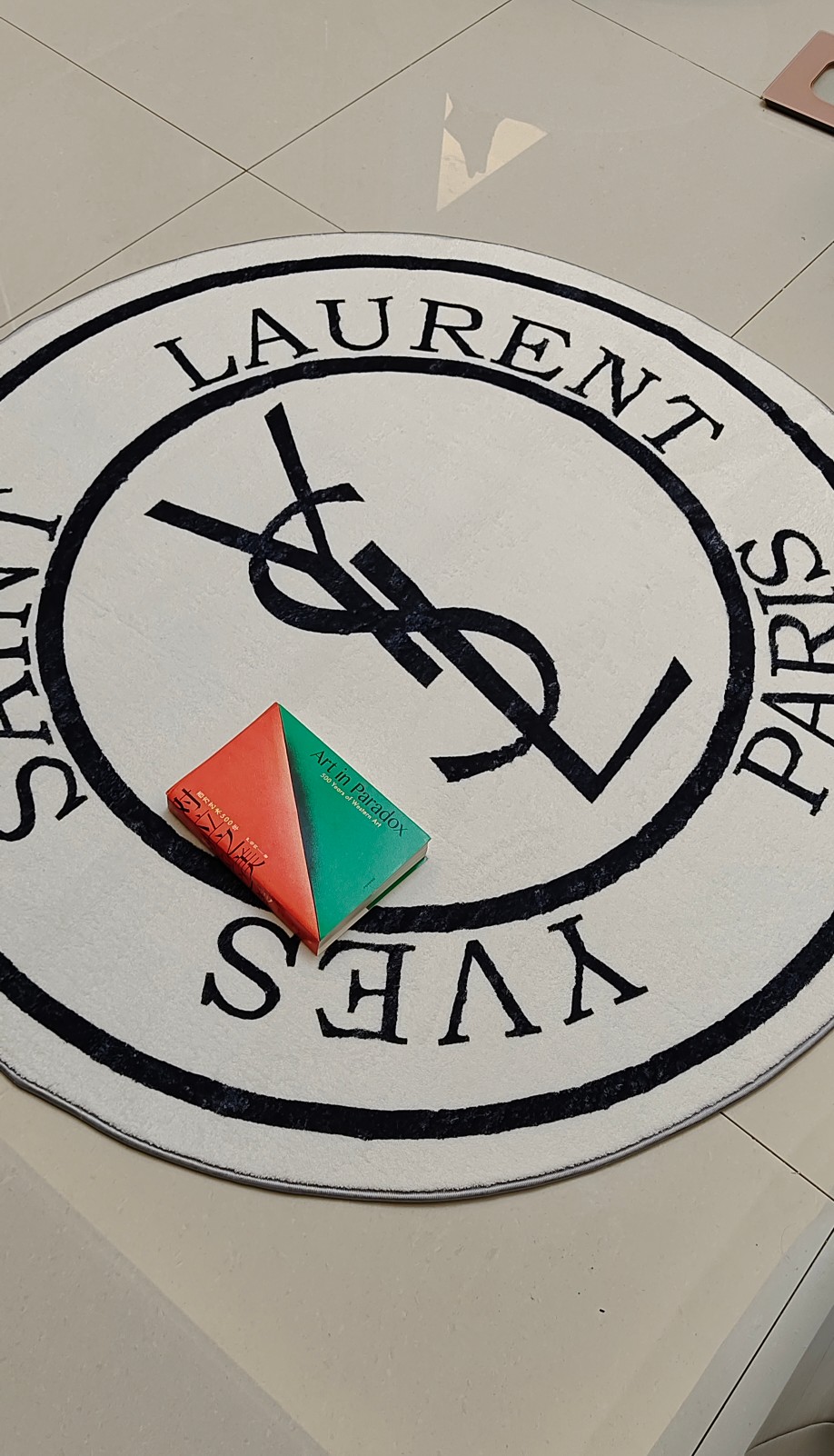 [TOP] Yves Saint Laurent YSL Round Carpet