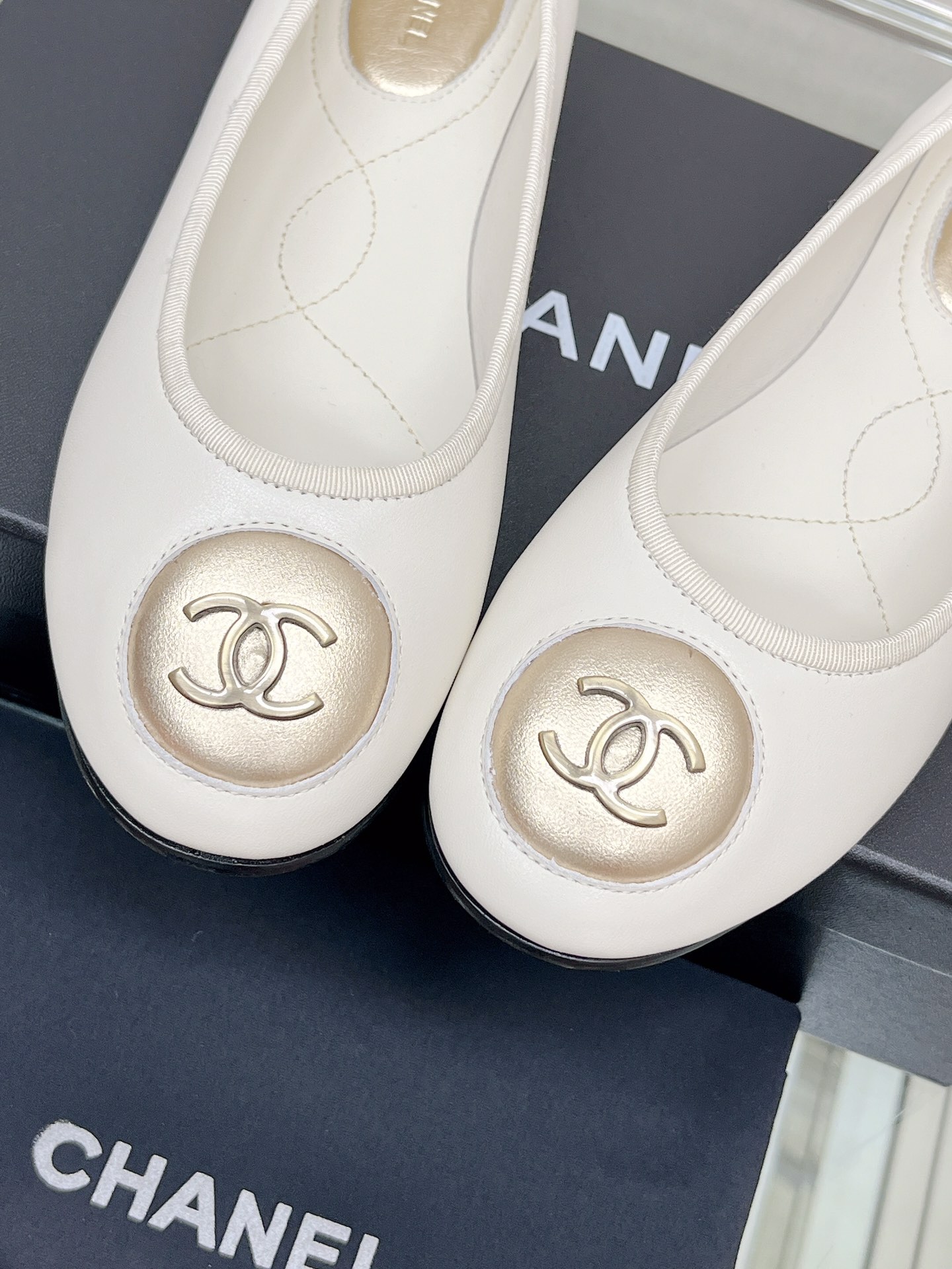 [TOP] CHANEL Round Label Ballet Single Shoes - 5 Colour
