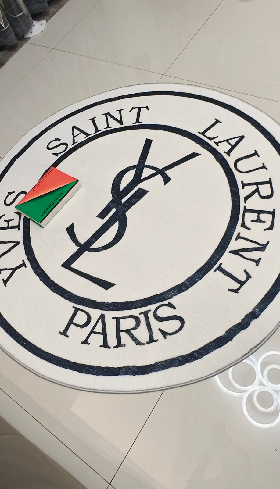 [TOP] Yves Saint Laurent YSL Round Carpet