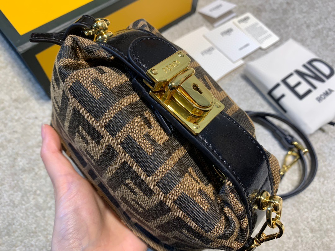 [TOP] FENDI Fend Mini Lunch Box Bag - Black