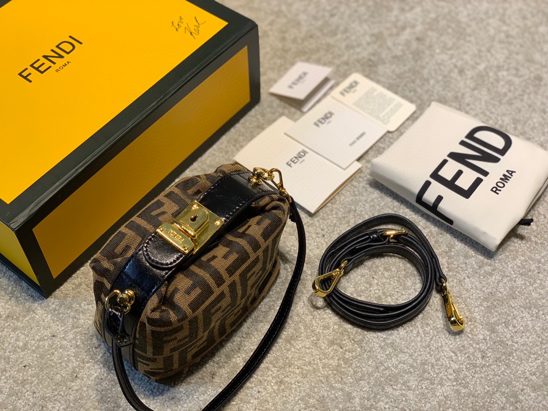 [TOP] FENDI Fend Mini Lunch Box Bag - Black