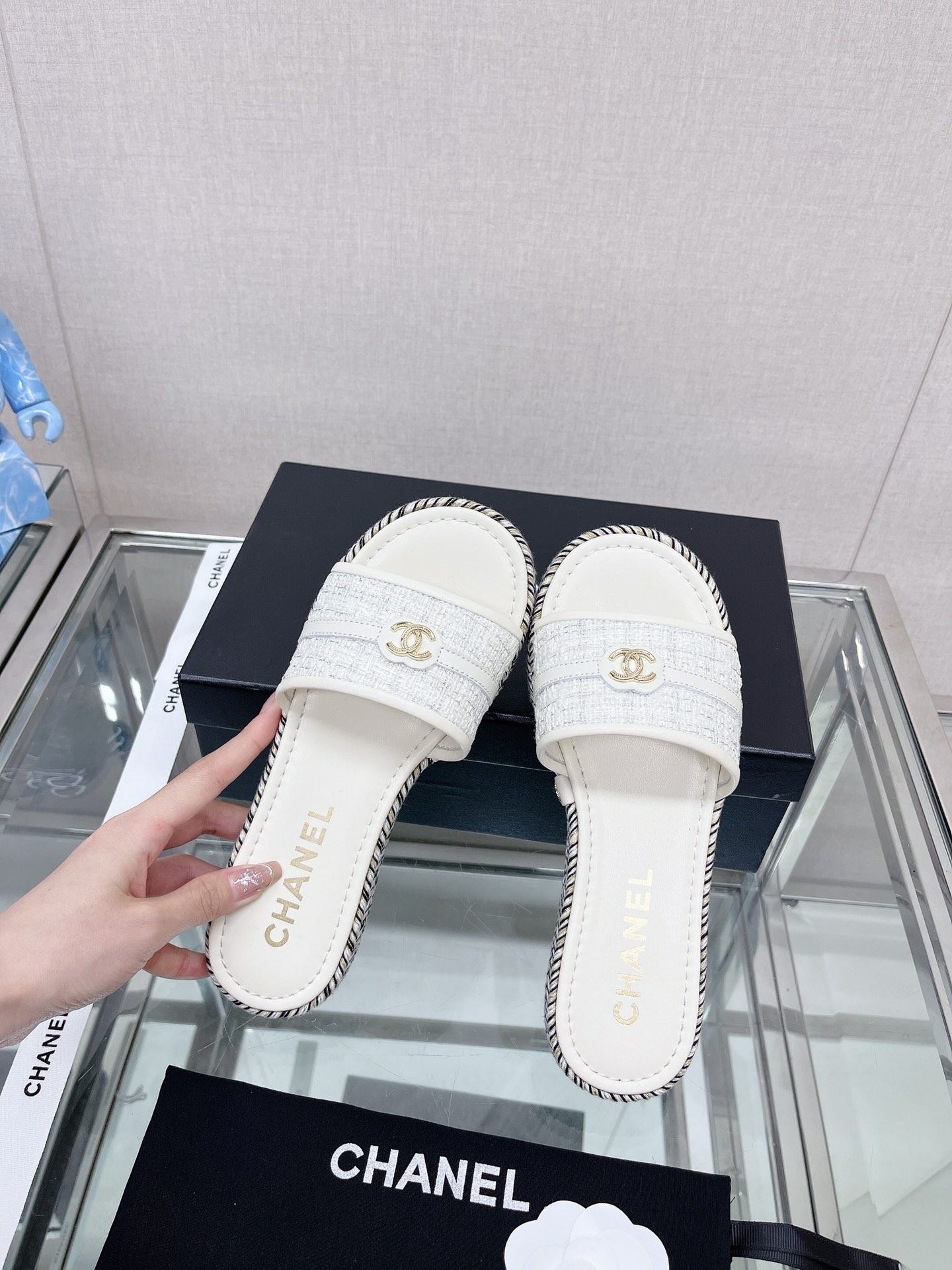 [TOP] CHANEL Sheepskin Lining Slippers - 4 Colour