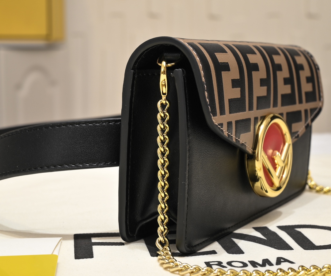 [TOP] FENDI Fend Chain Messenger Waist Bag - Black