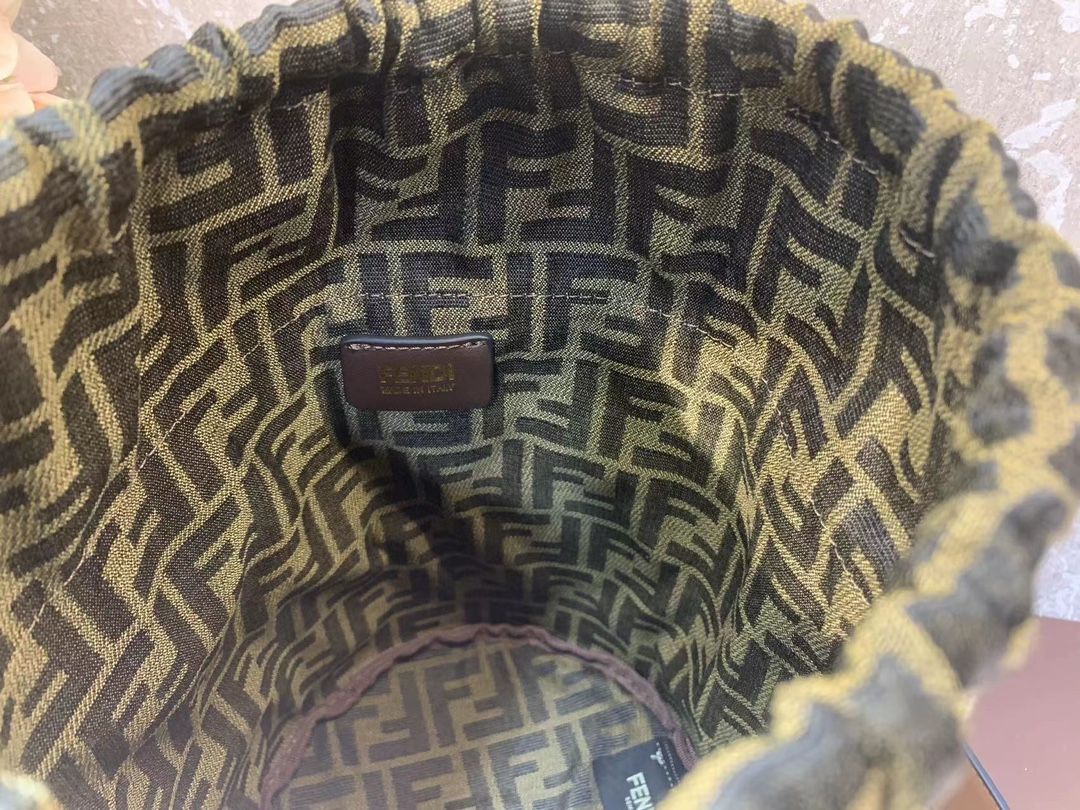 [TOP] FENDI Step OUt Medium Bucket Bag - Five Bags