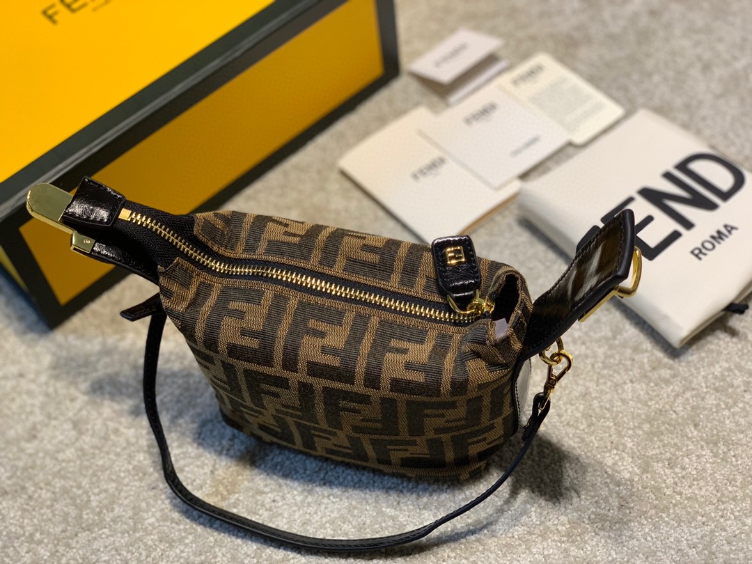 [TOP] FENDI Fend Mini Lunch Box Bag - Black