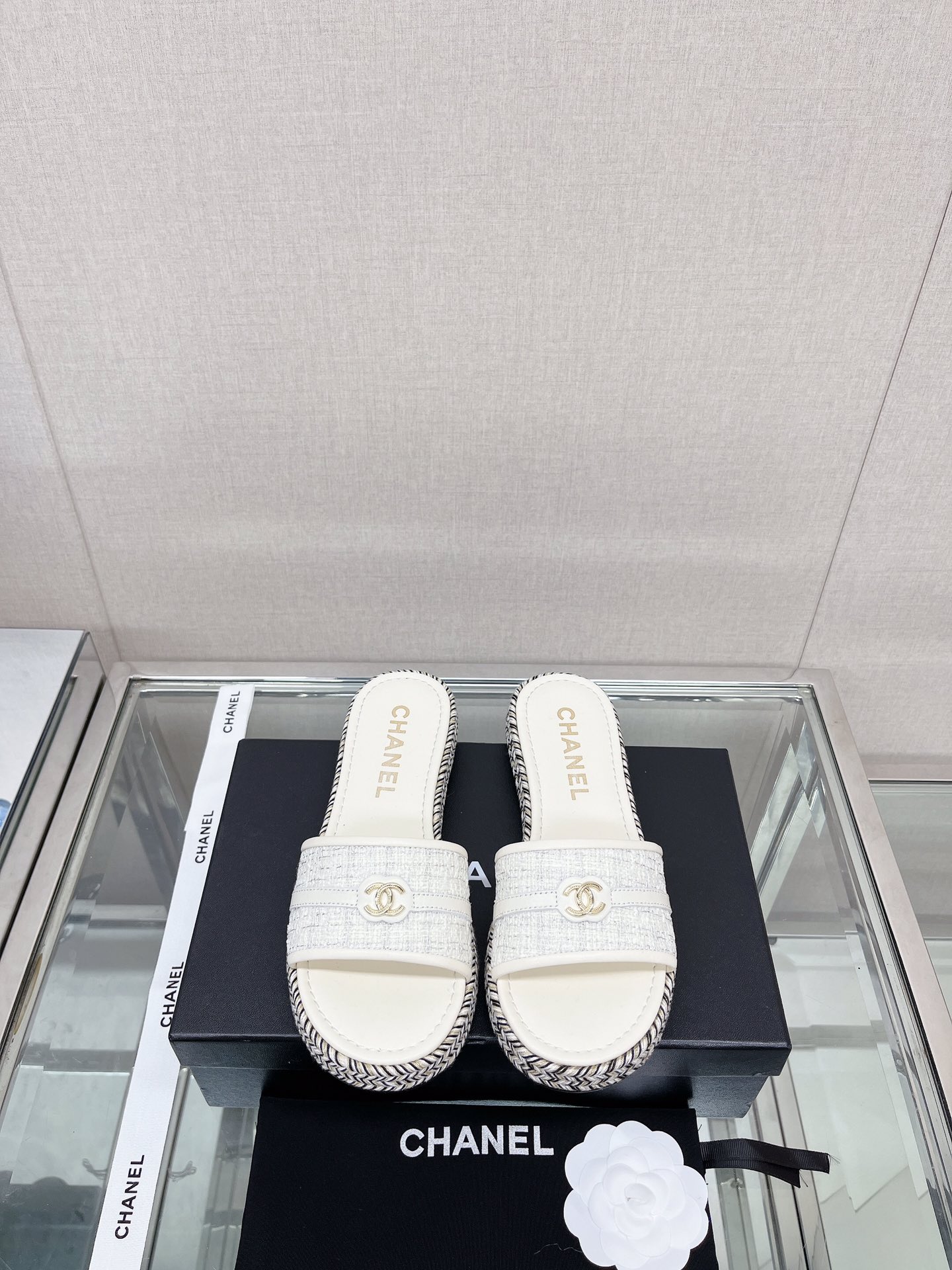 [TOP] CHANEL Sheepskin Lining Slippers - 4 Colour