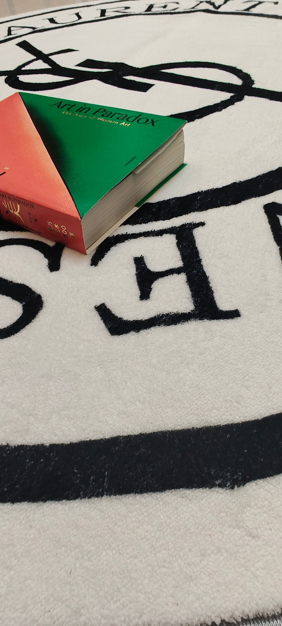 [TOP] Yves Saint Laurent YSL Round Carpet