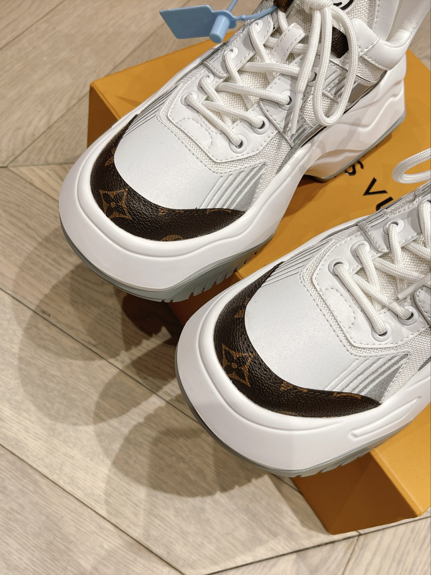 [TOP] Louis Vuitton LV Thick Sole Casual Board Shoes - 4 Colour