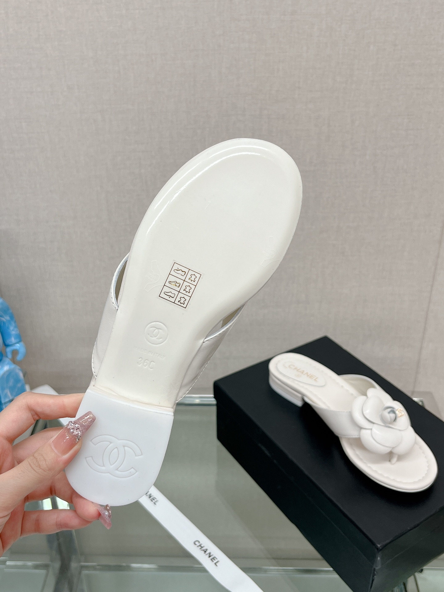 [TOP] CHANEL Camellia Slippers - 3 Colour