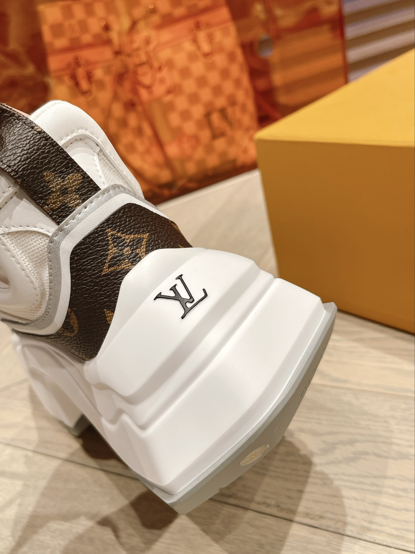 [TOP] Louis Vuitton LV Thick Sole Casual Board Shoes - 4 Colour