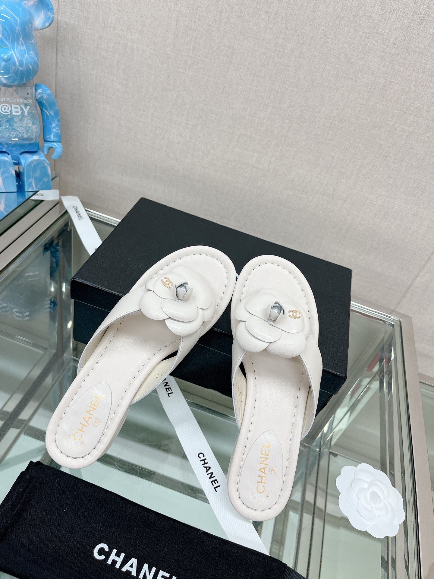 [TOP] CHANEL Camellia Slippers - 3 Colour