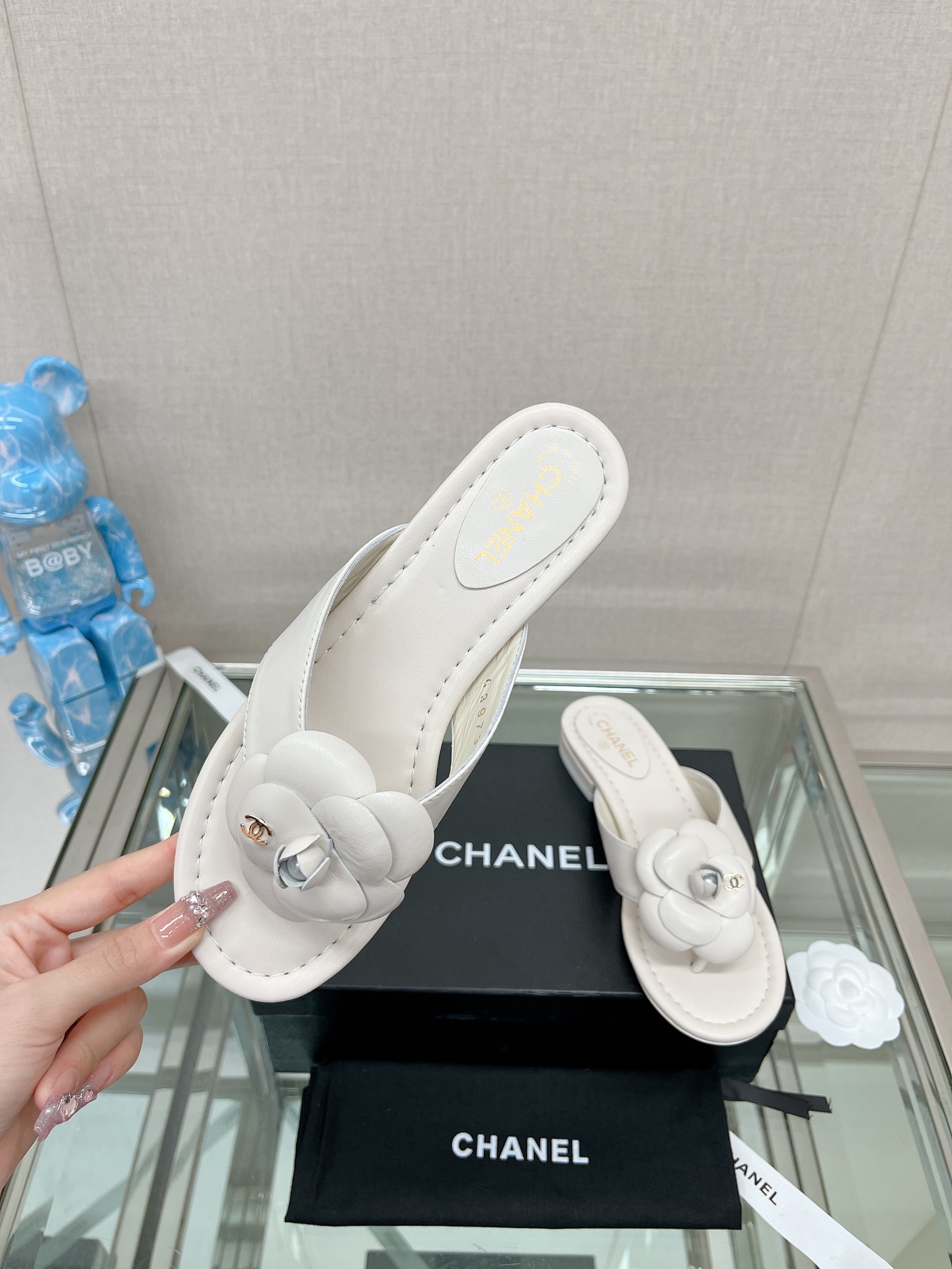 [TOP] CHANEL Camellia Slippers - 3 Colour