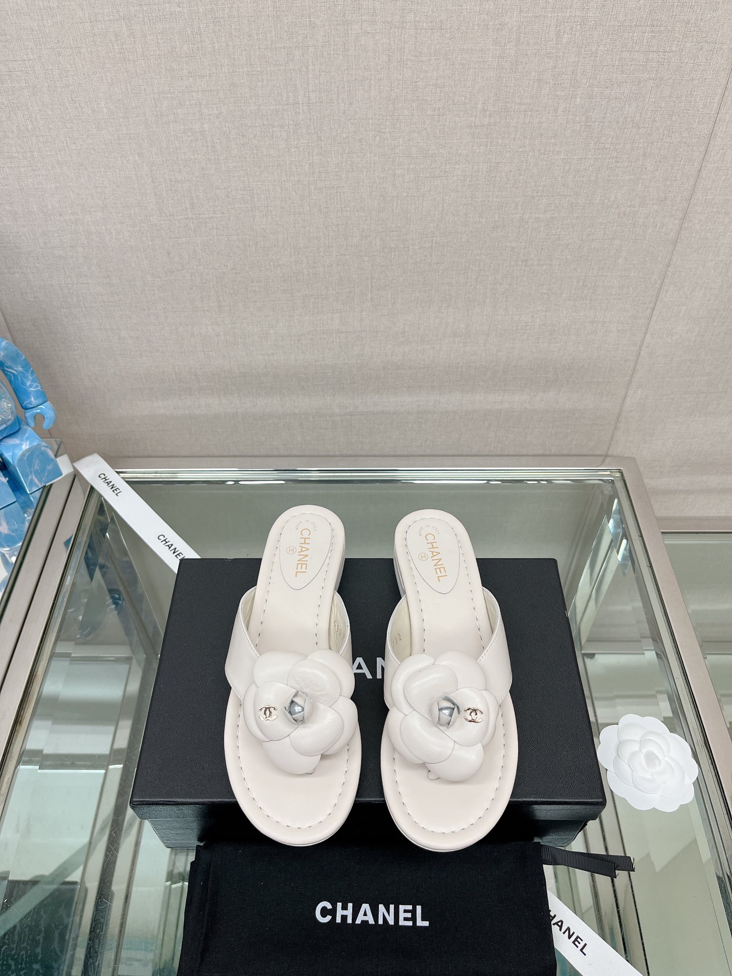 [TOP] CHANEL Camellia Slippers - 3 Colour