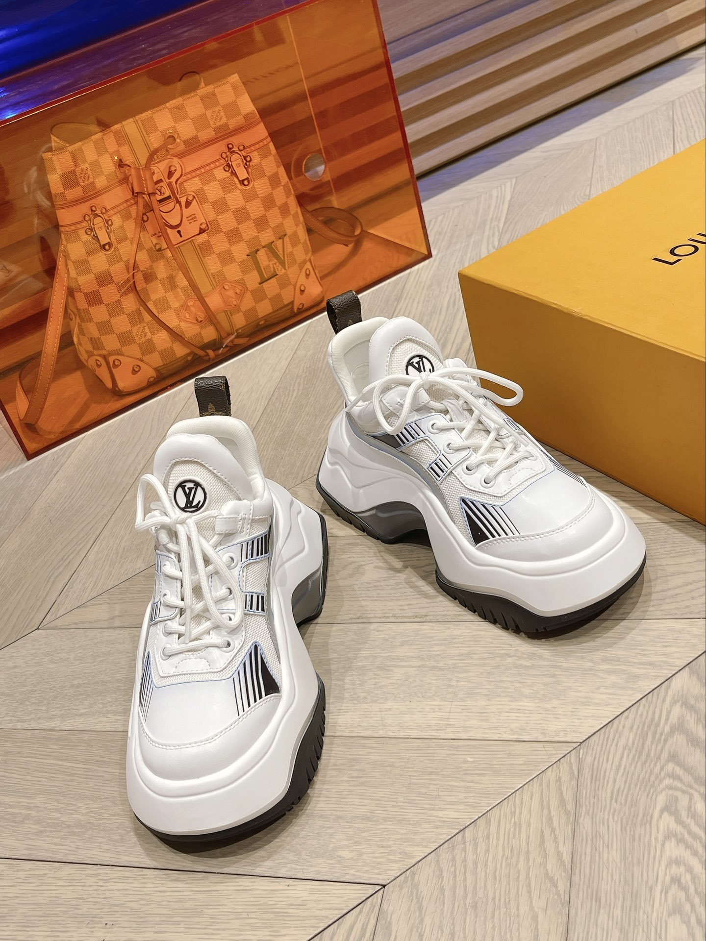 [TOP] Louis Vuitton LV Thick Sole Casual Board Shoes - 4 Colour