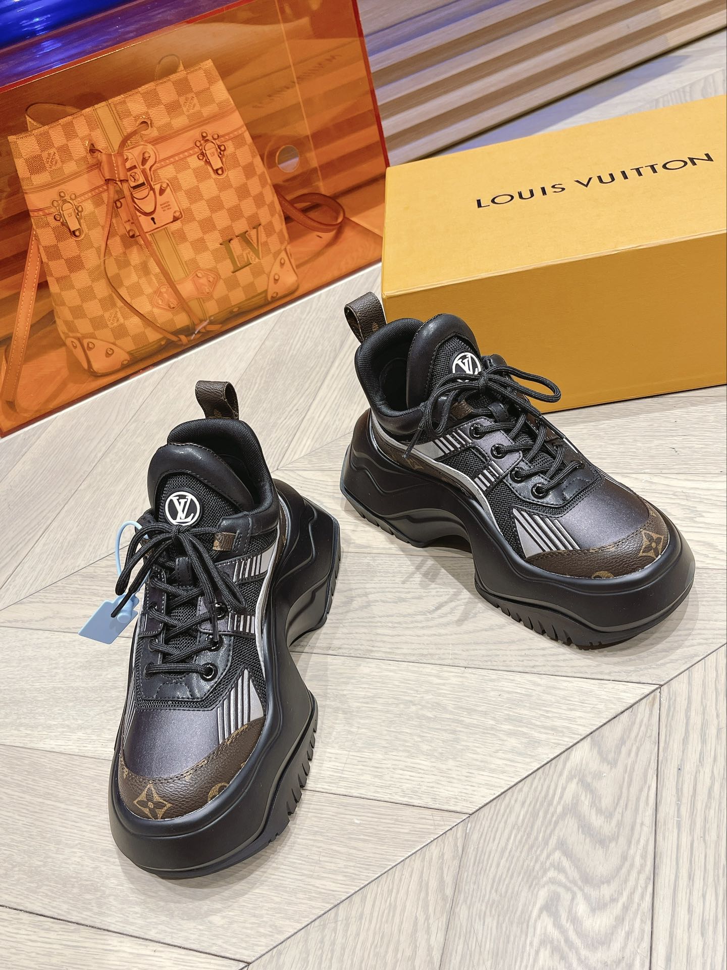 [TOP] Louis Vuitton LV Thick Sole Casual Board Shoes - 4 Colour