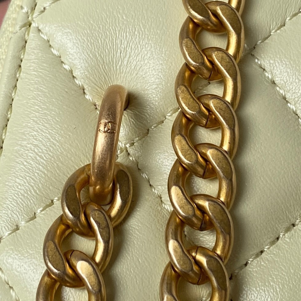 [TOP] CHANEL Chain Small Cosmetic Box 8.5*11*7cm - GHW