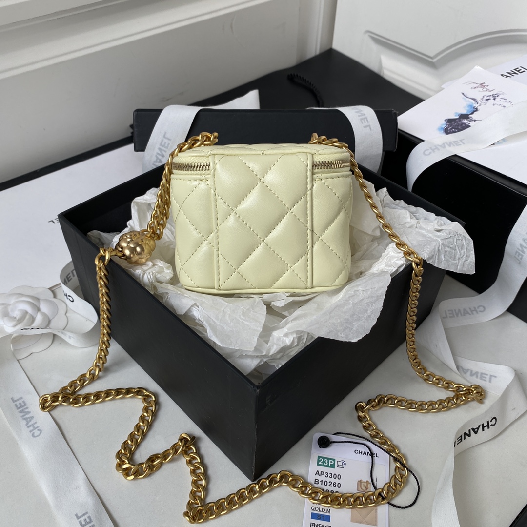 [TOP] CHANEL Chain Small Cosmetic Box 8.5*11*7cm - GHW