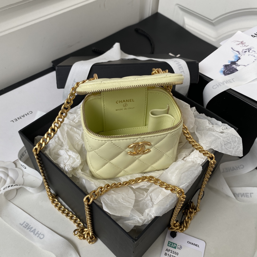 [TOP] CHANEL Chain Small Cosmetic Box 8.5*11*7cm - GHW