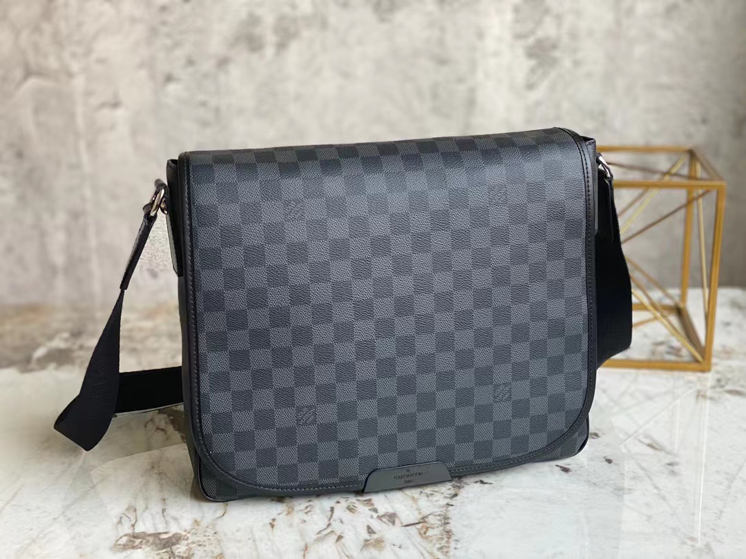 [TOP] Louis Vuitton LV Daniel Mm Graphite 36x28x7.5 cm