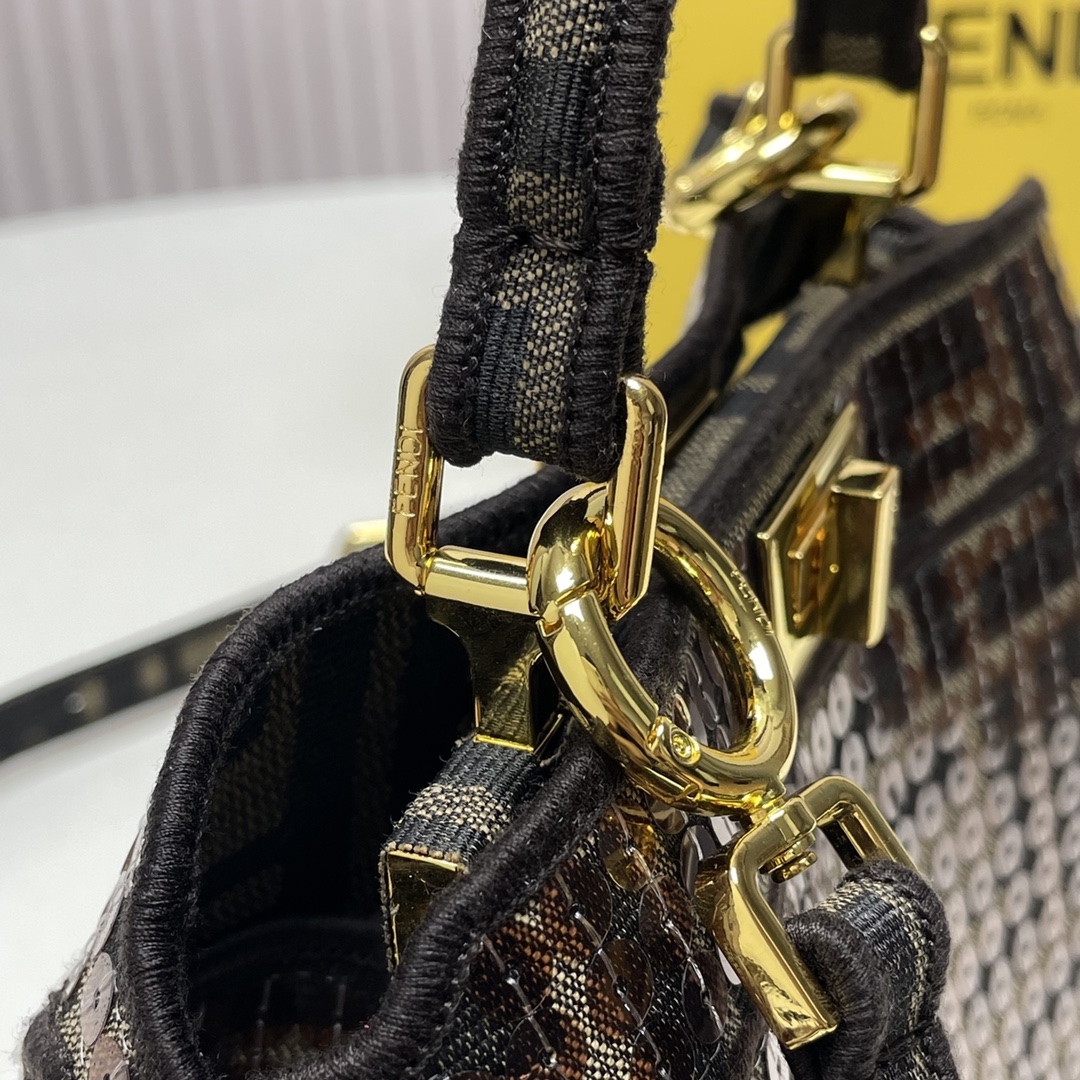 [TOP] FENDI Peekabooold Flower Bead Embroidered Kitten Handbag