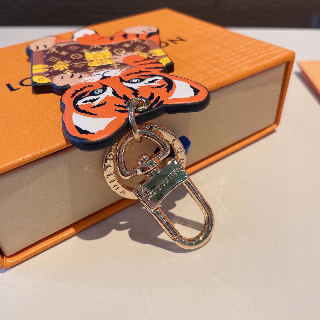 [TOP] Louis Vuitton LV Embossed Leather Tiger Keychain