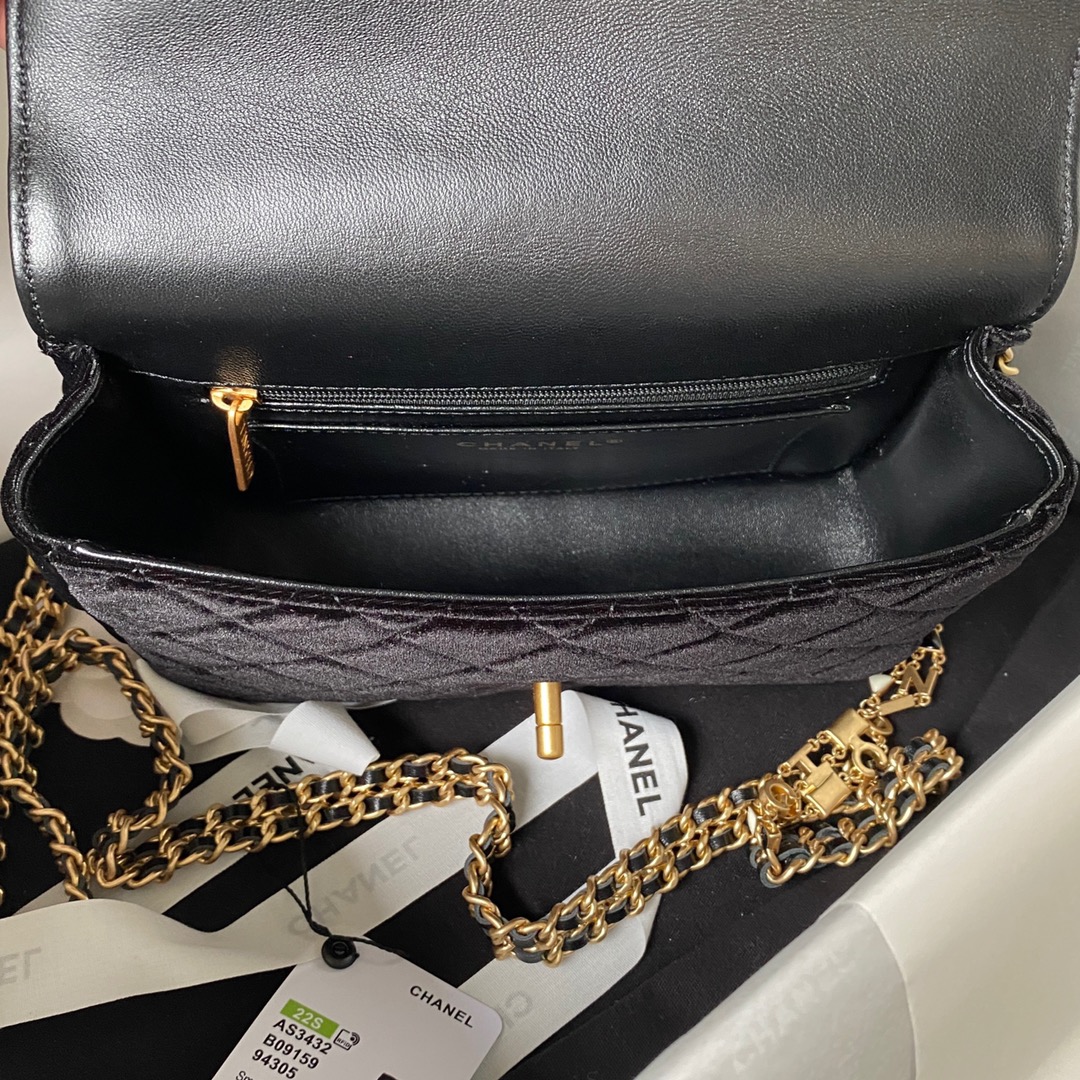 [TOP] CHANEL 𝟮𝟮 New Style Velvet  Bag 20.5*17*6.5cm - Black