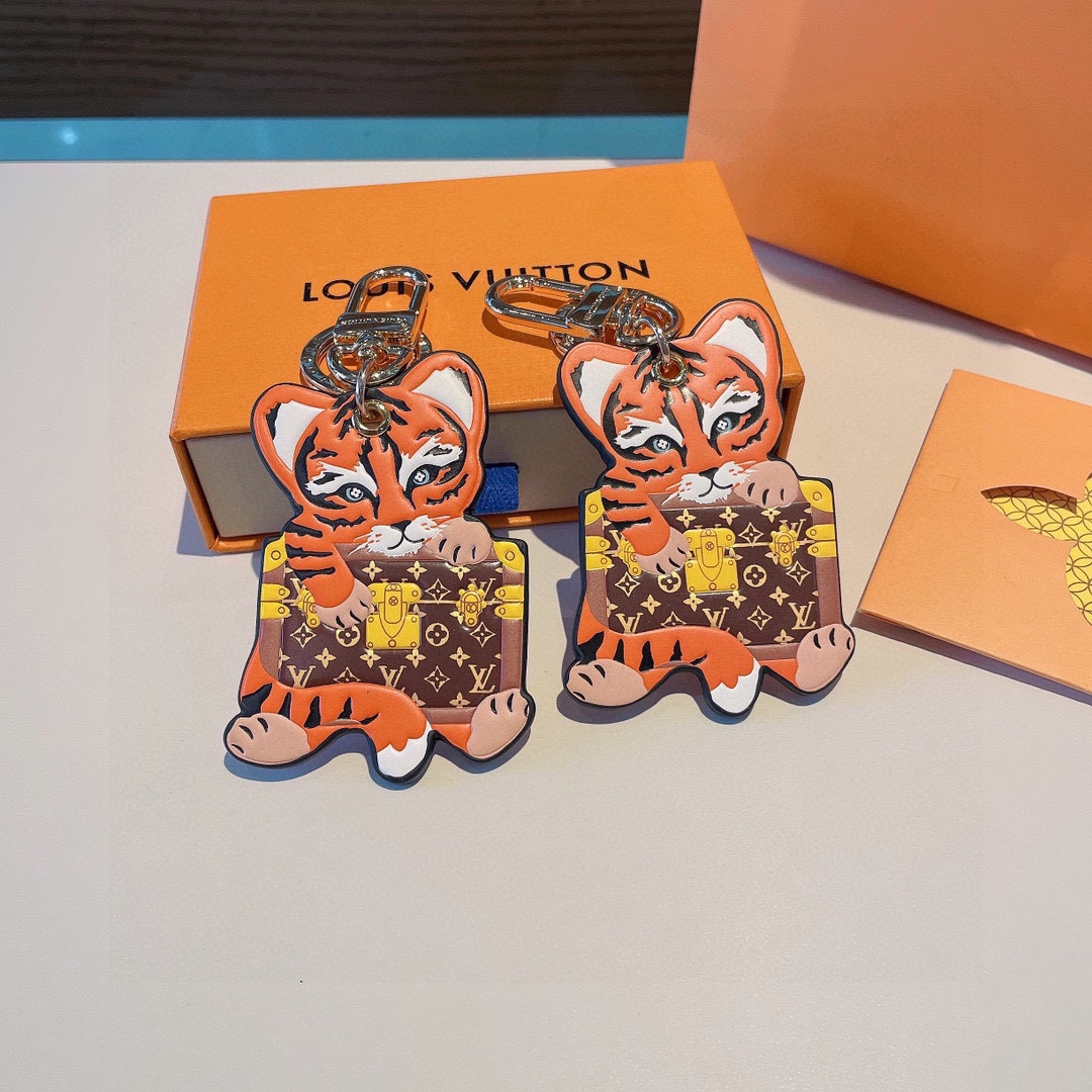 [TOP] Louis Vuitton LV Embossed Leather Tiger Keychain