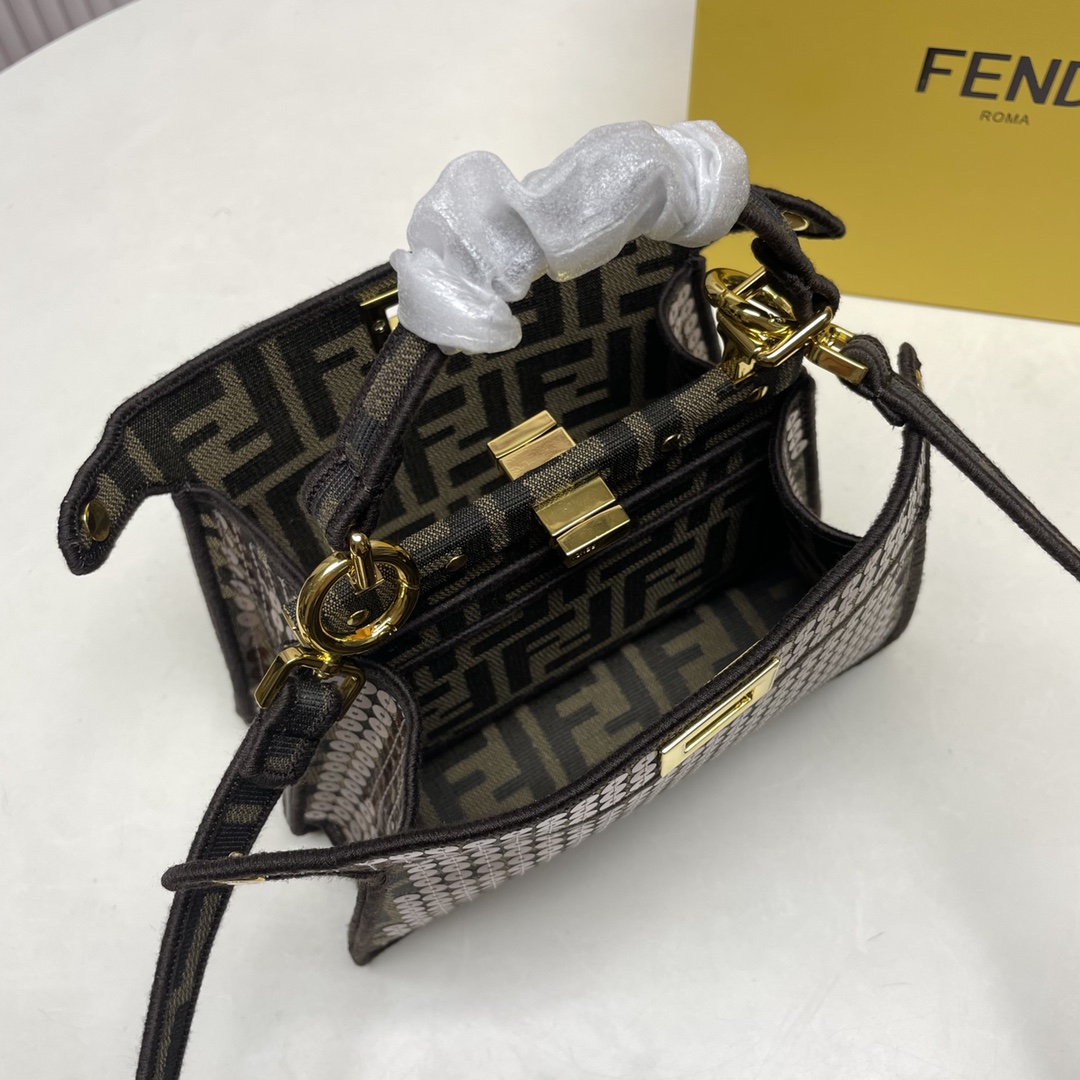 [TOP] FENDI Peekabooold Flower Bead Embroidered Kitten Handbag