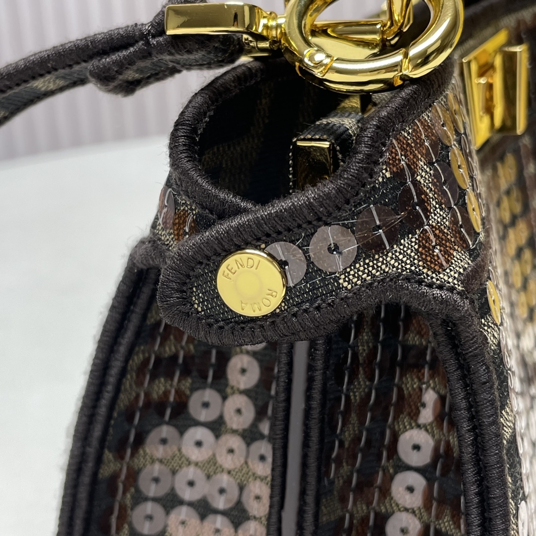 [TOP] FENDI Peekabooold Flower Bead Embroidered Kitten Handbag