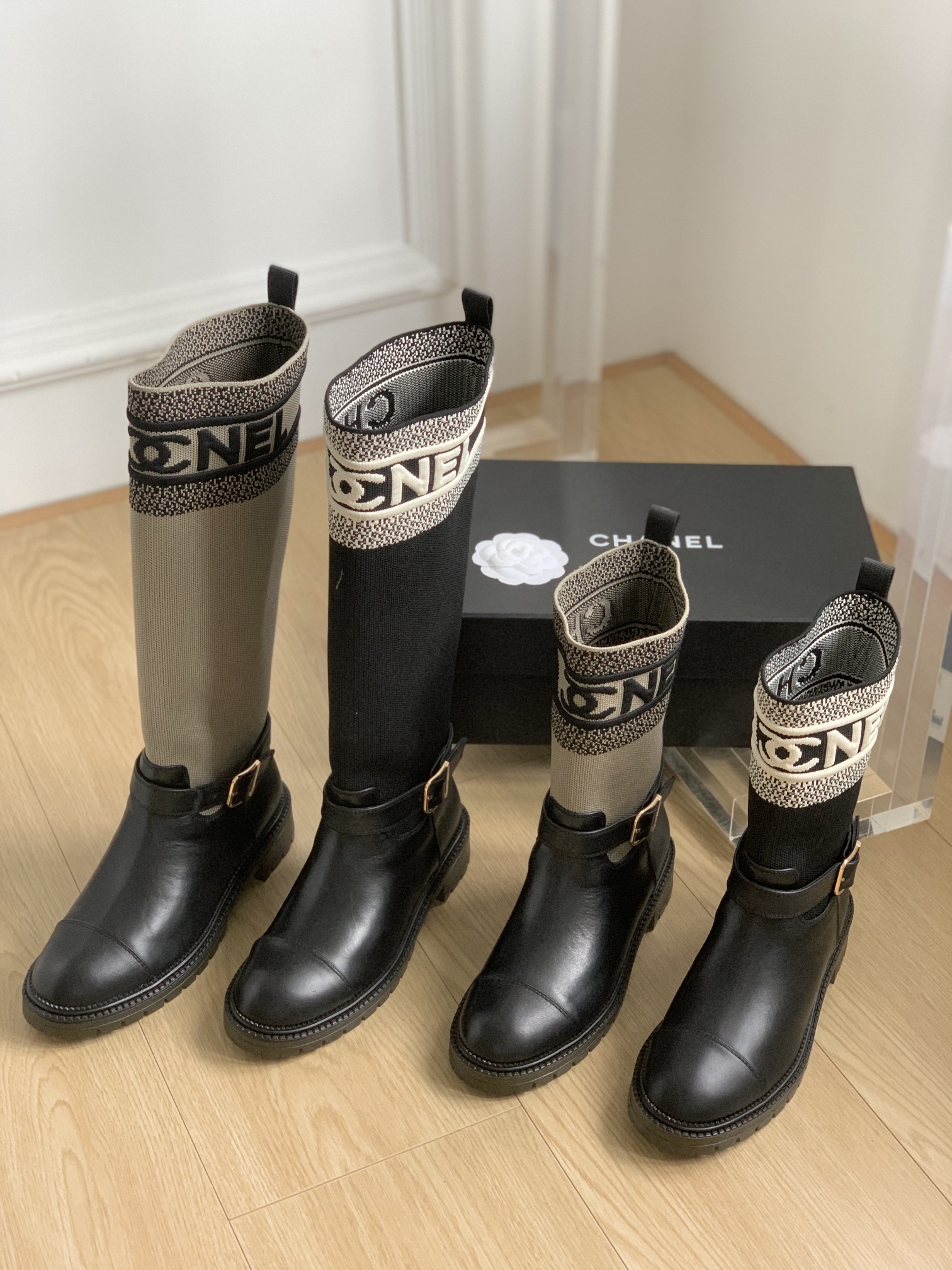 [TOP] CHANEL Autumn And Winter Socks And Boots - 2 Colors