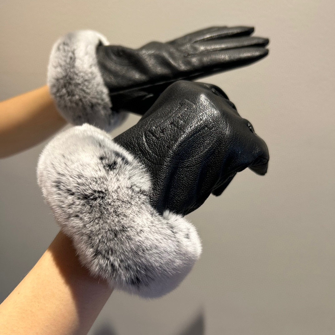 [TOP] HERMES  Gloves with Fur - Black