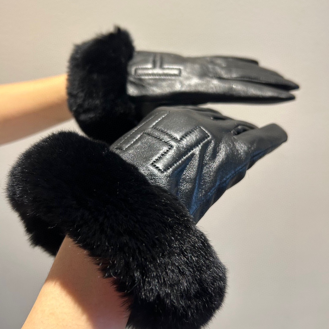 [TOP] HERMES Gloves with Fur