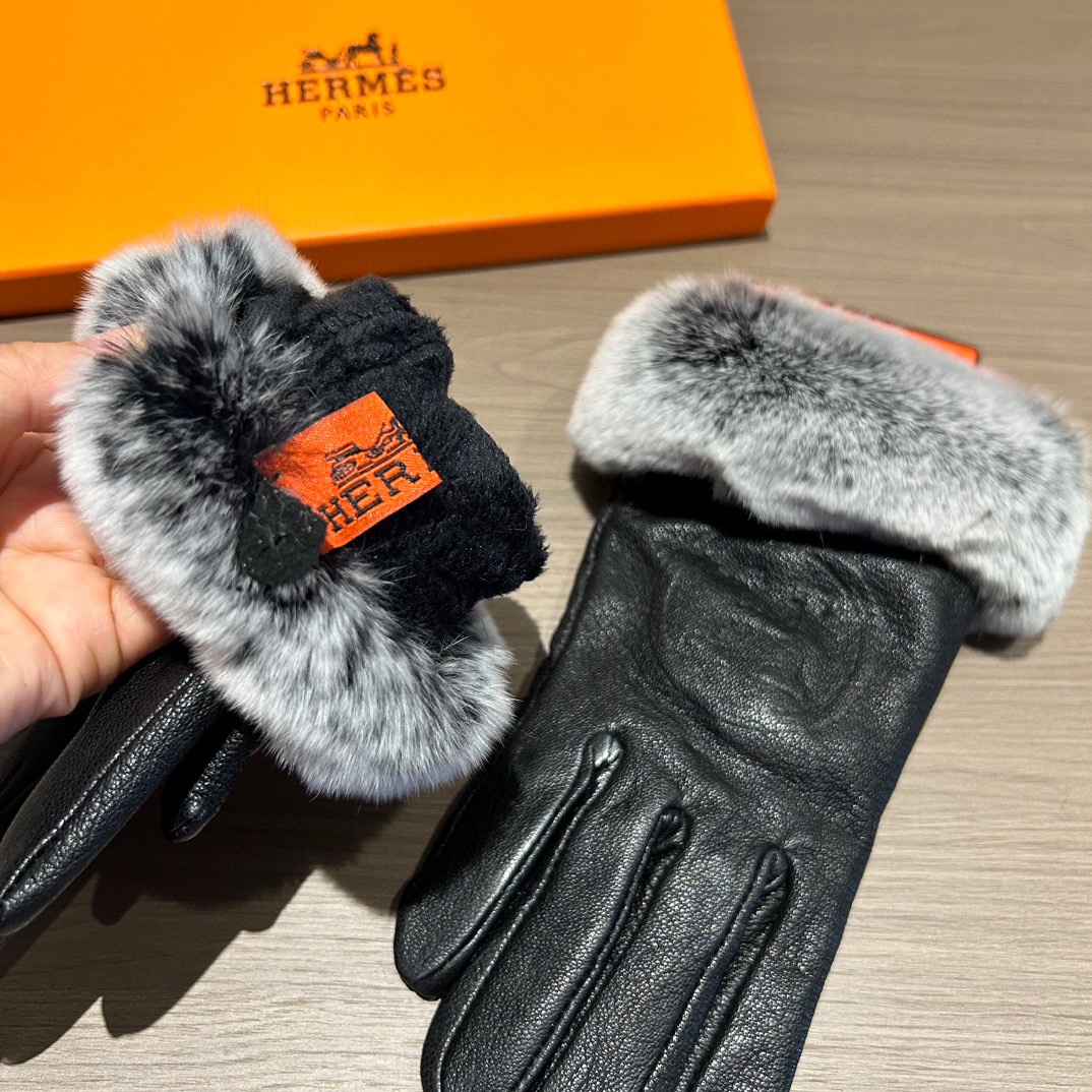 [TOP] HERMES  Gloves with Fur - Black