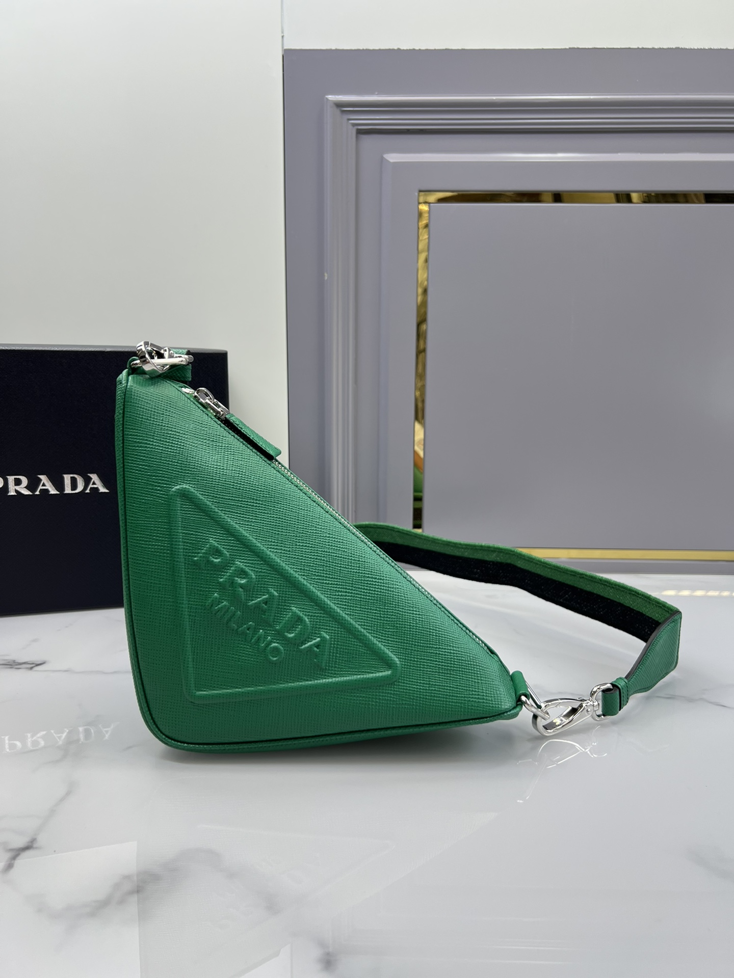 [TOP] PRADA Front 3D Stereoscopic Leather Triangle Bag 28×18×11 cm - 5 Colors
