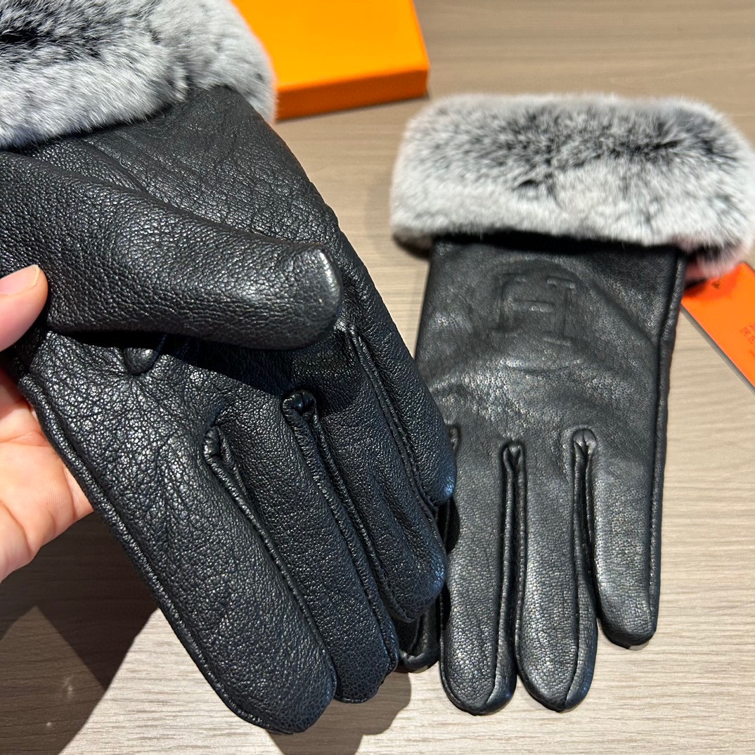 [TOP] HERMES  Gloves with Fur - Black
