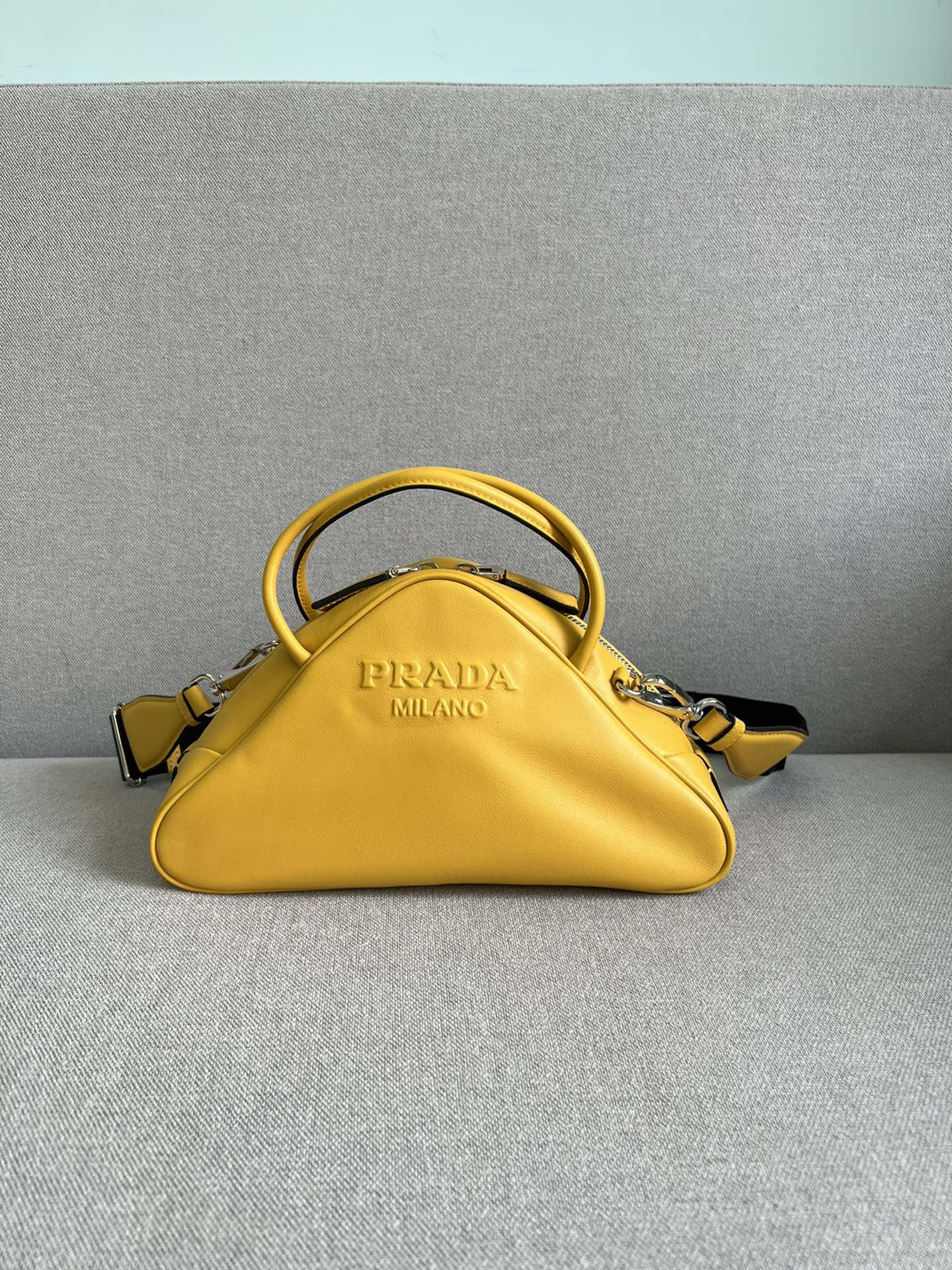 [TOP] PRADA Bowling Shoulder Bag 25x14x11 cm - 2 Colors