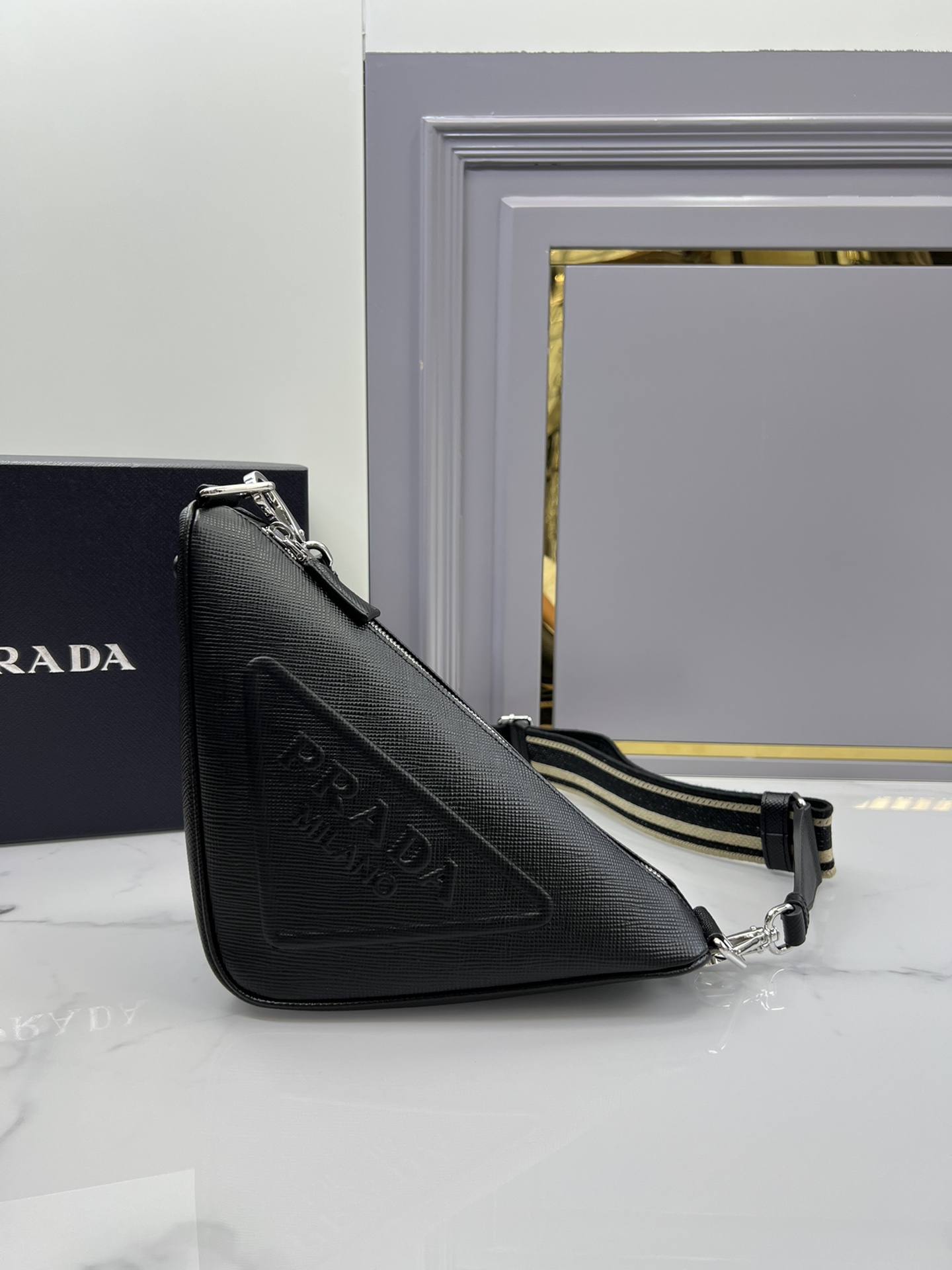 [TOP] PRADA Front 3D Stereoscopic Leather Triangle Bag 28×18×11 cm - 5 Colors