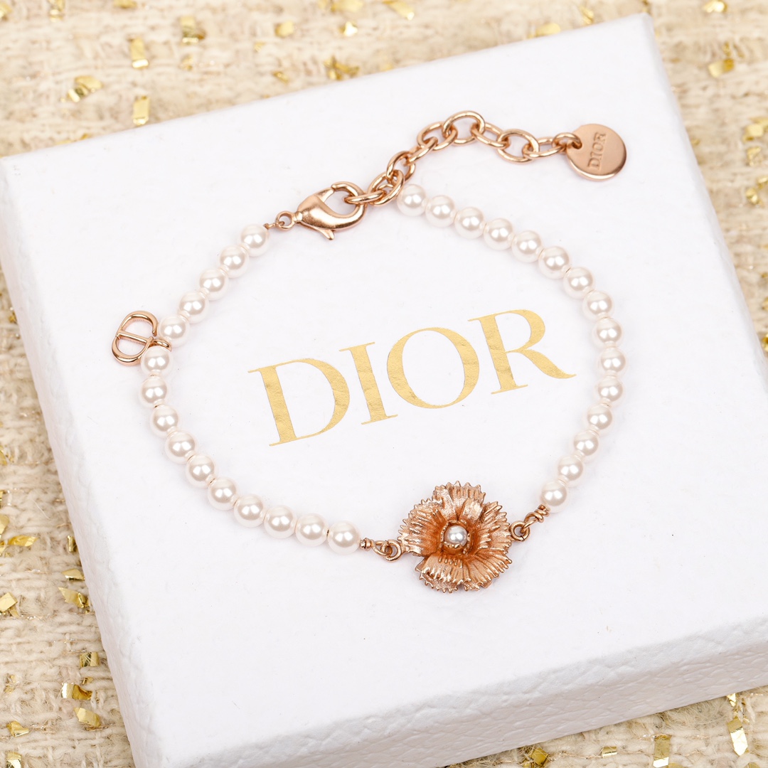 [TOP] Christian Dior Cornflower Pearl Bracelet - Gold