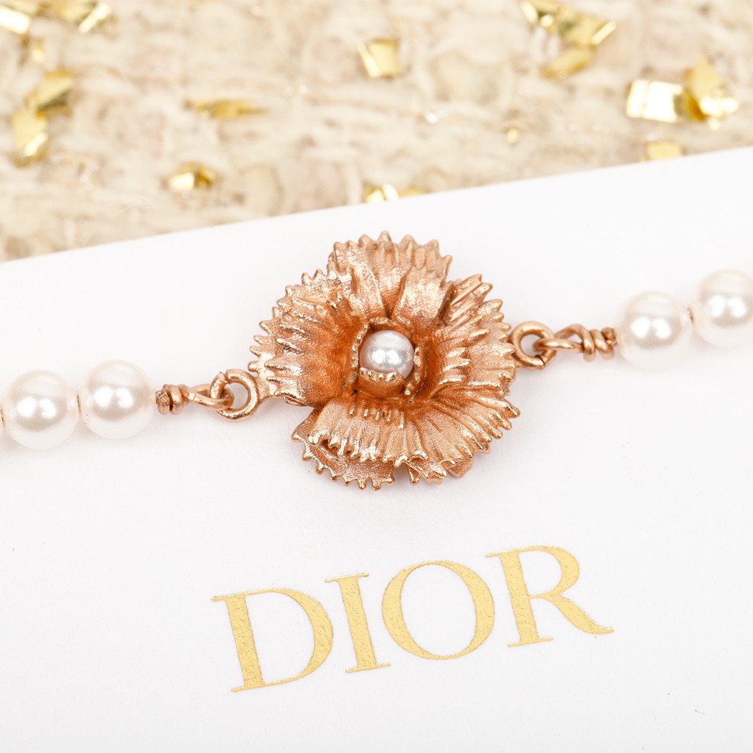 [TOP] Christian Dior Cornflower Pearl Bracelet - Gold