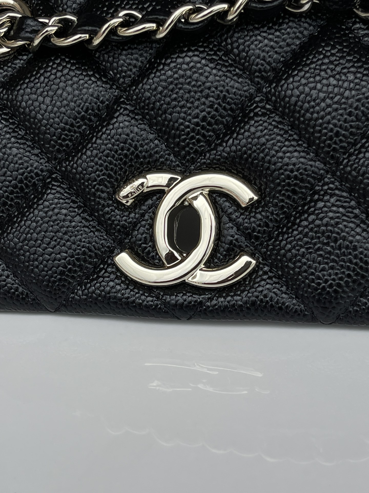 [TOP] CHANEL New Cowhide Backpack Bag 21x20x12 cm - Black